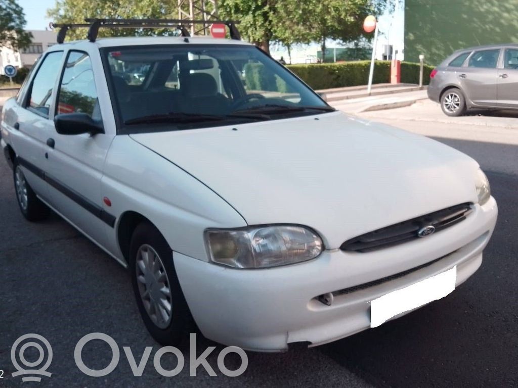 Escort Escort  L1E90CV