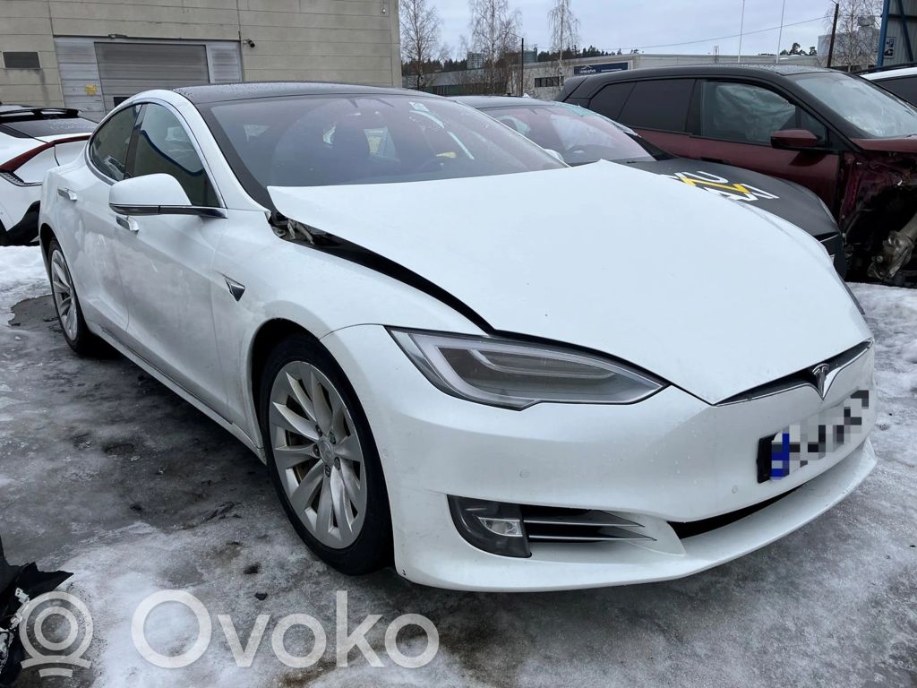 Model S Tesla Model S  107956600A
