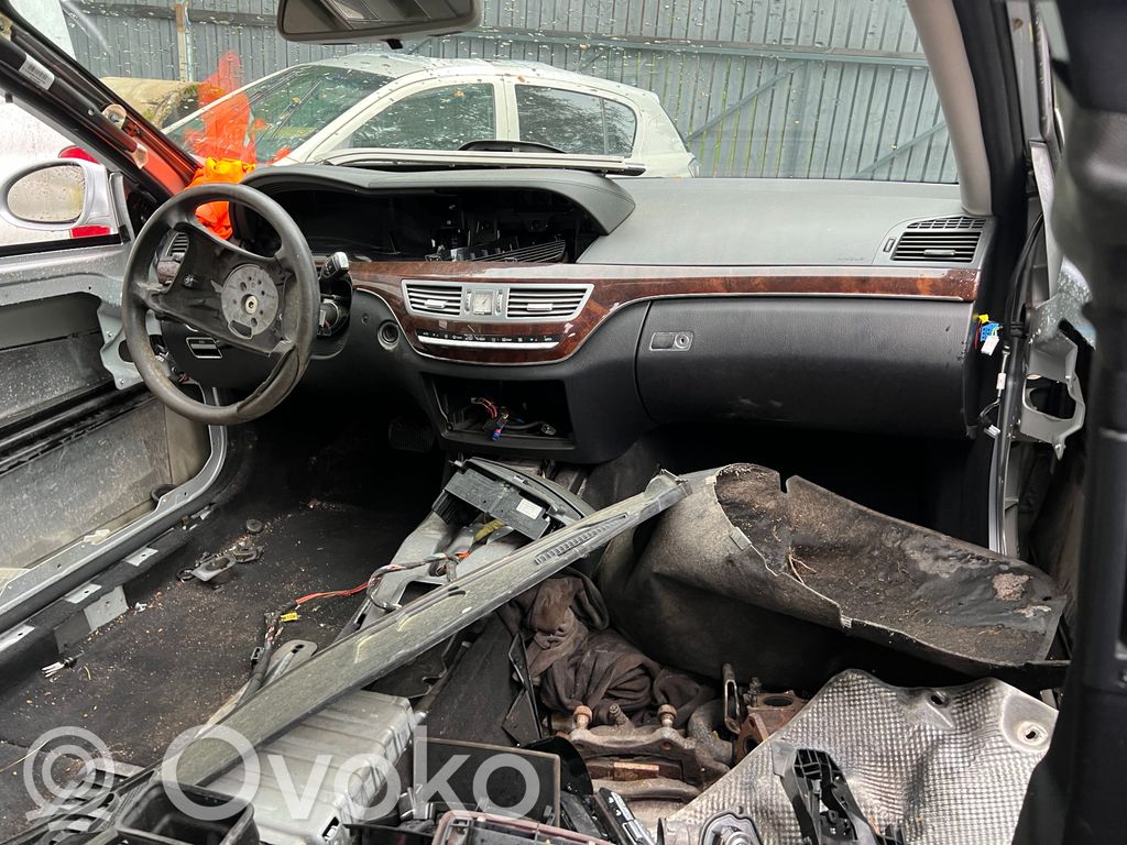 S W221 S-class, AMG (W126, W140, W220, W221, W222)  A2168206526