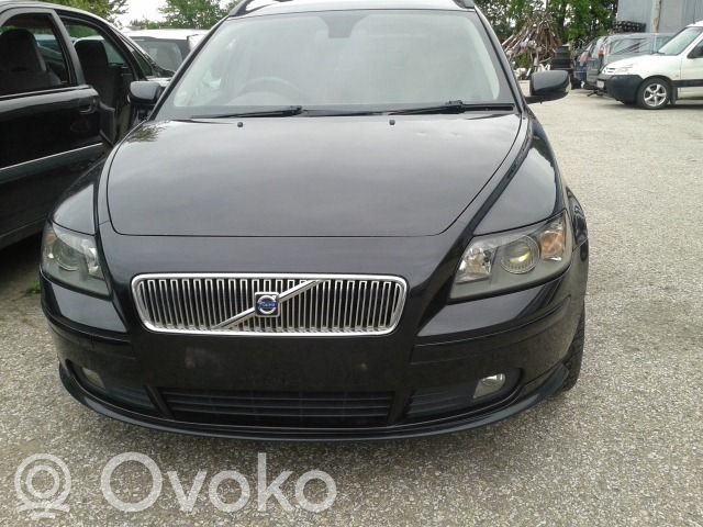S40 S40, V40