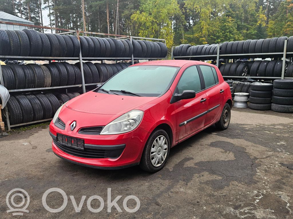Clio III Clio  8200633248