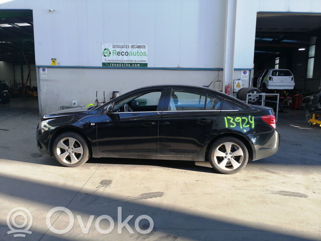 Cruze Cruze  13248475