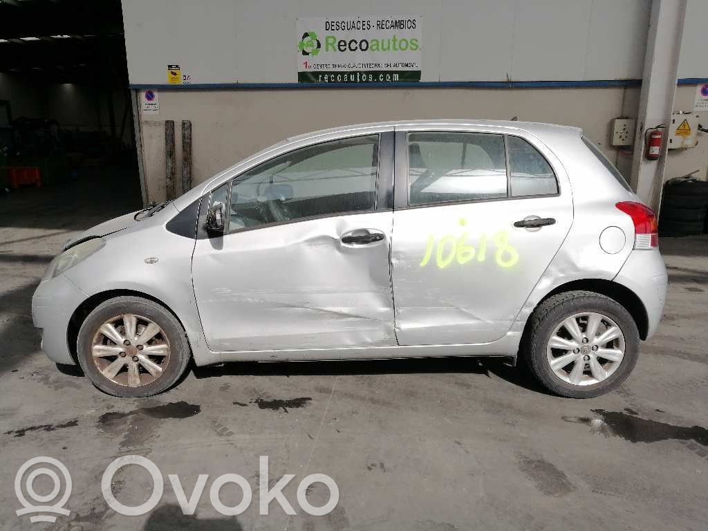 Yaris Yaris  894650D130
