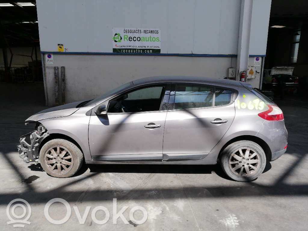 Megane III Megane  8200437489