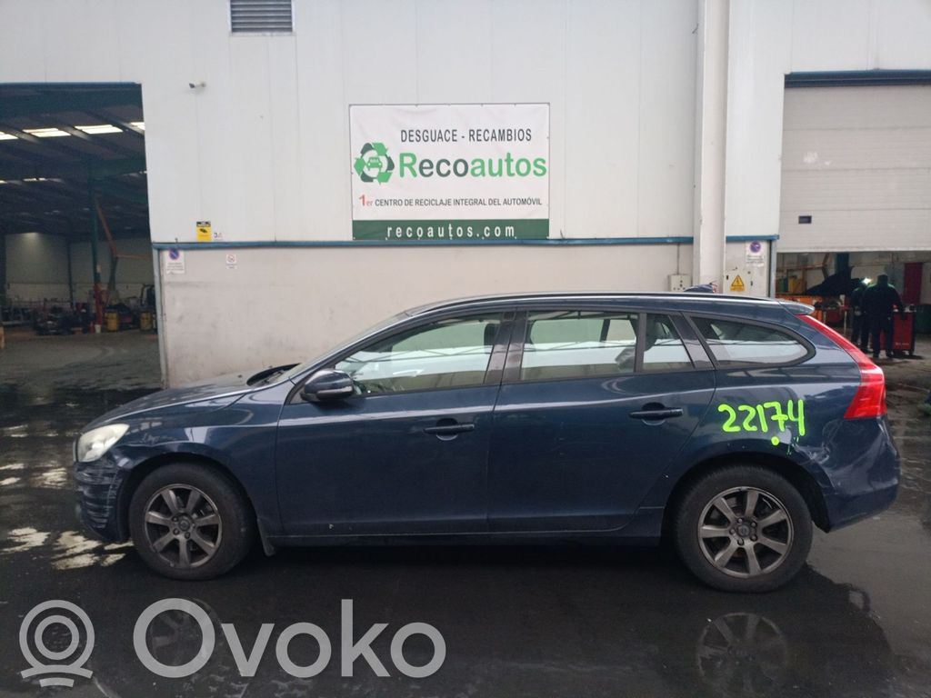 V60 V60, V60 Cross Country  31329061
