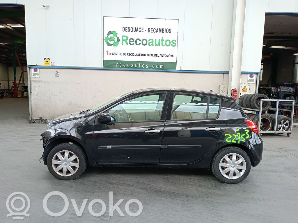 Clio III Clio  8200437489