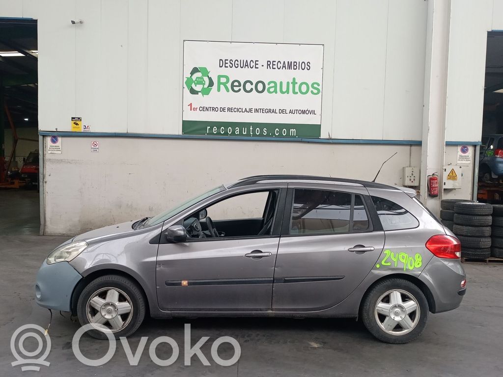 Clio III Clio  8200660033A