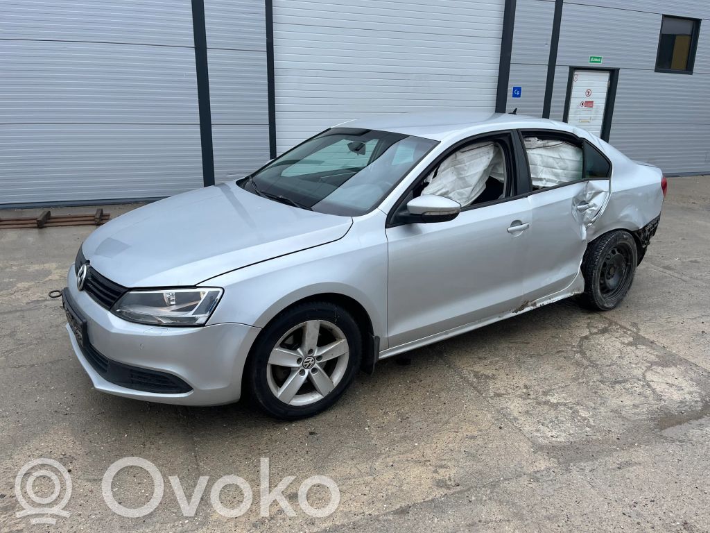 Jetta VI Jetta  014026