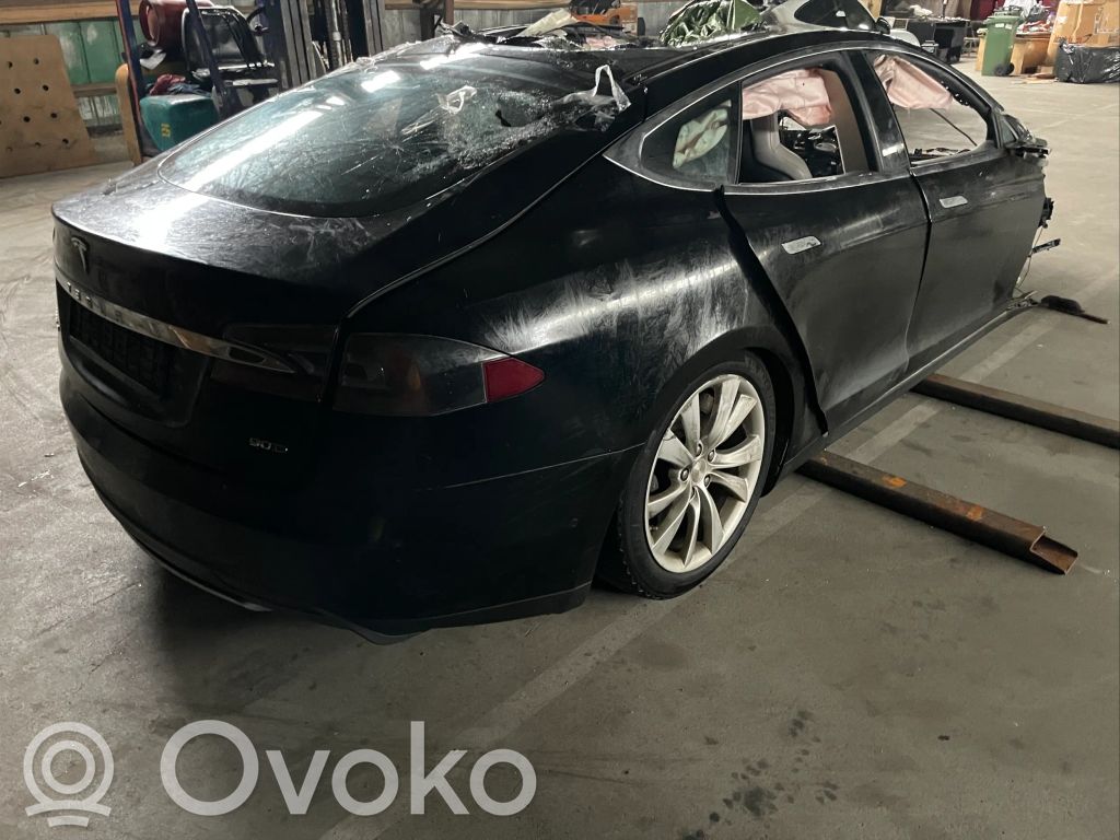 Model S Tesla Model S  100310100E