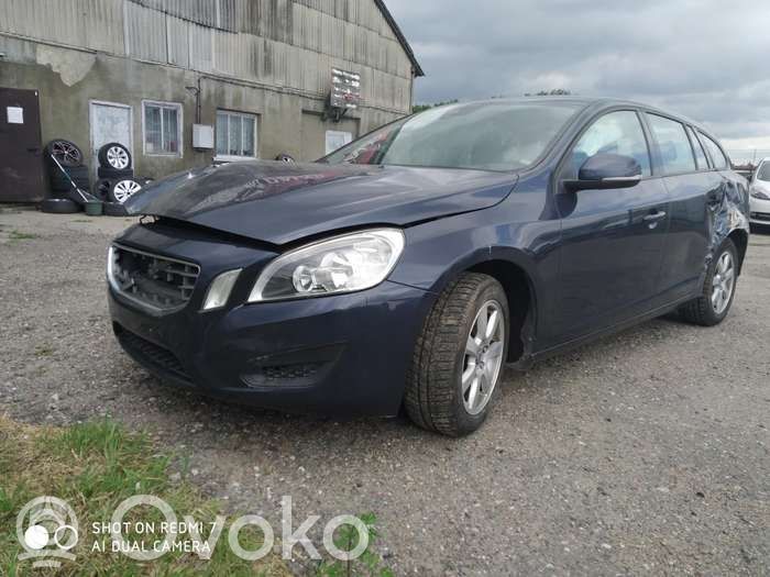 V60 V60, V60 Cross Country  31382519