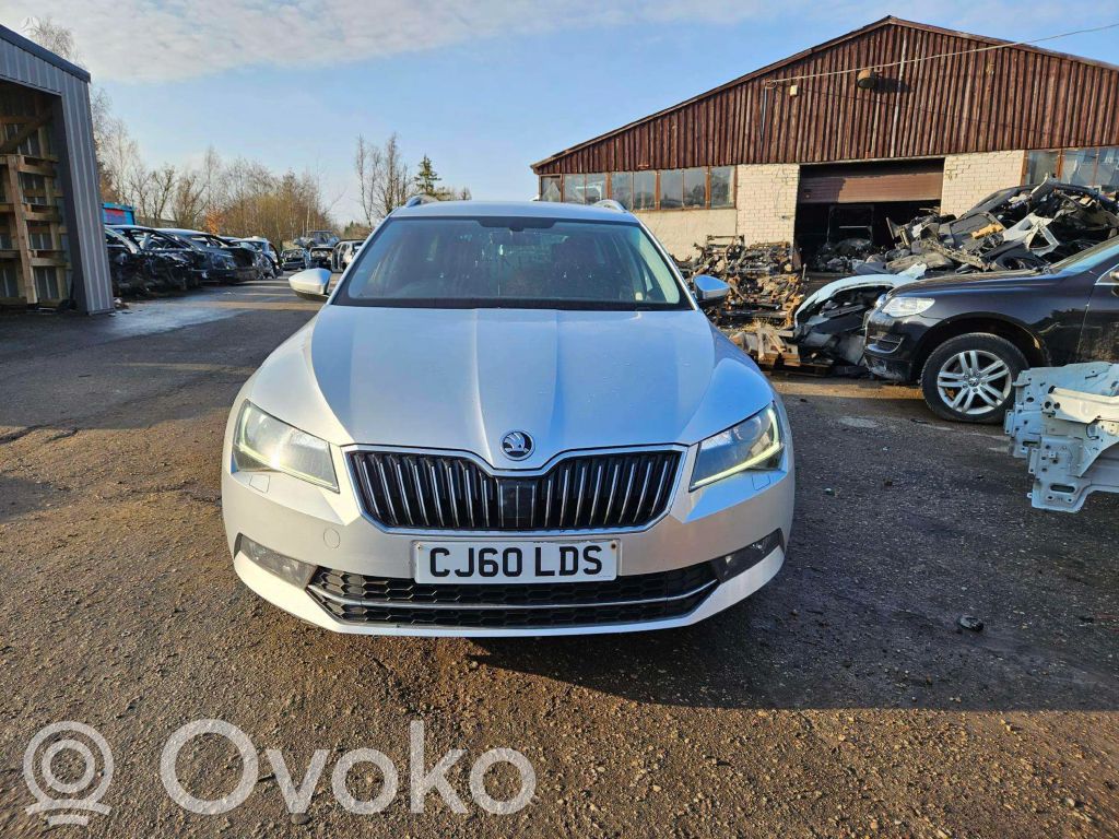 Superb B8 (3V) Superb  5Q095547B