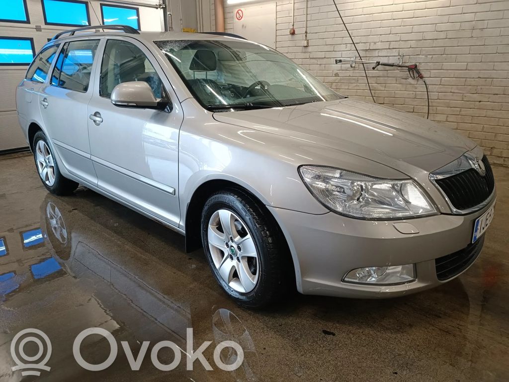 Octavia Mk2 (1Z) Octavia  1Z9807421F