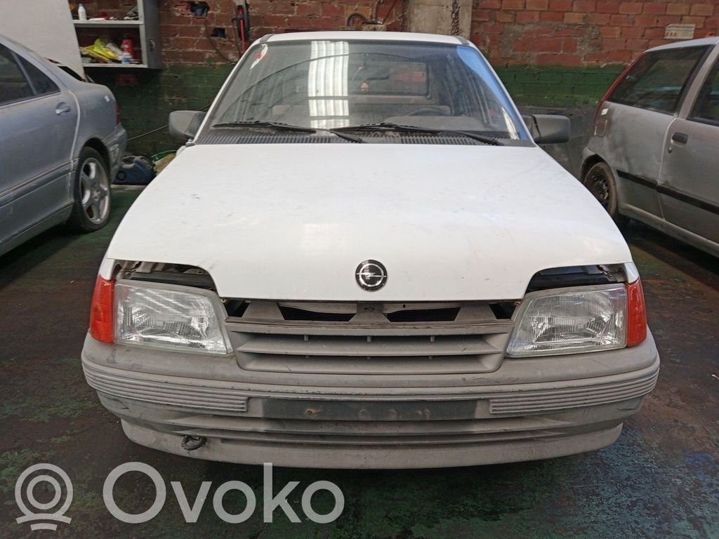 Kadett E Kadett  90306520