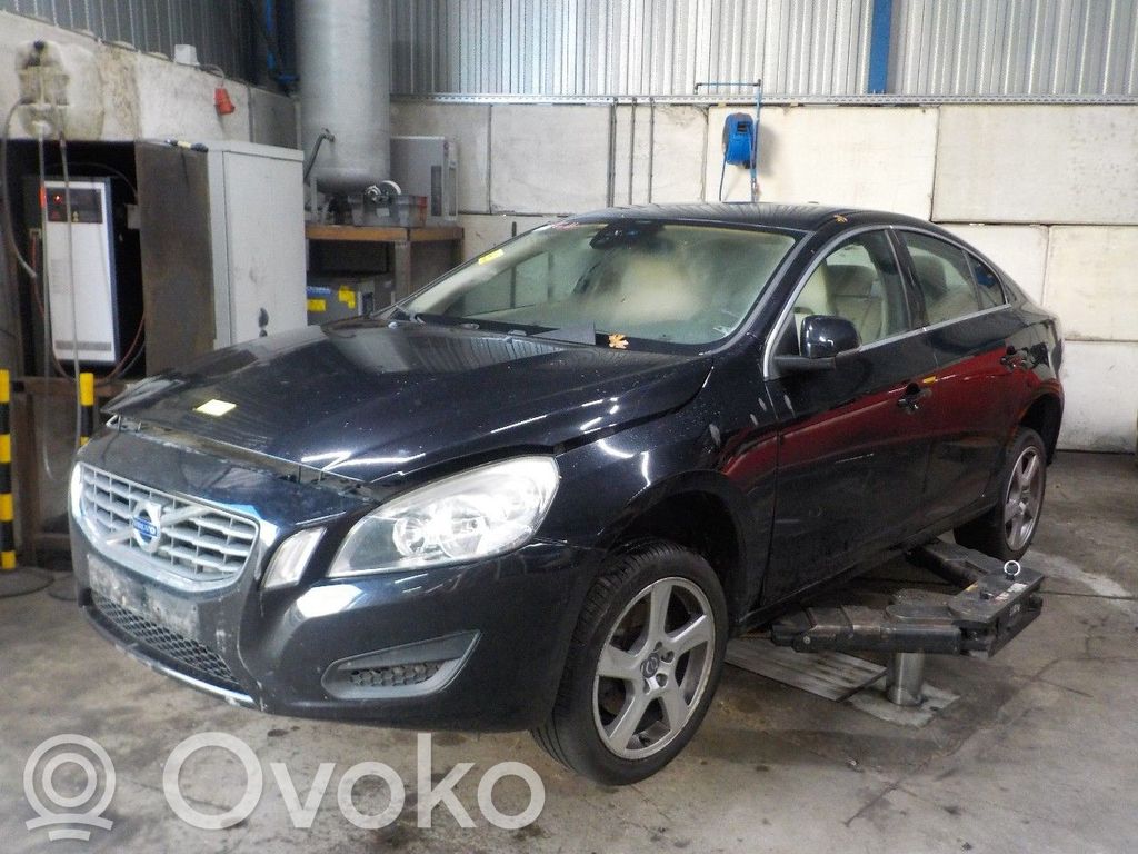S60 S60  31327066