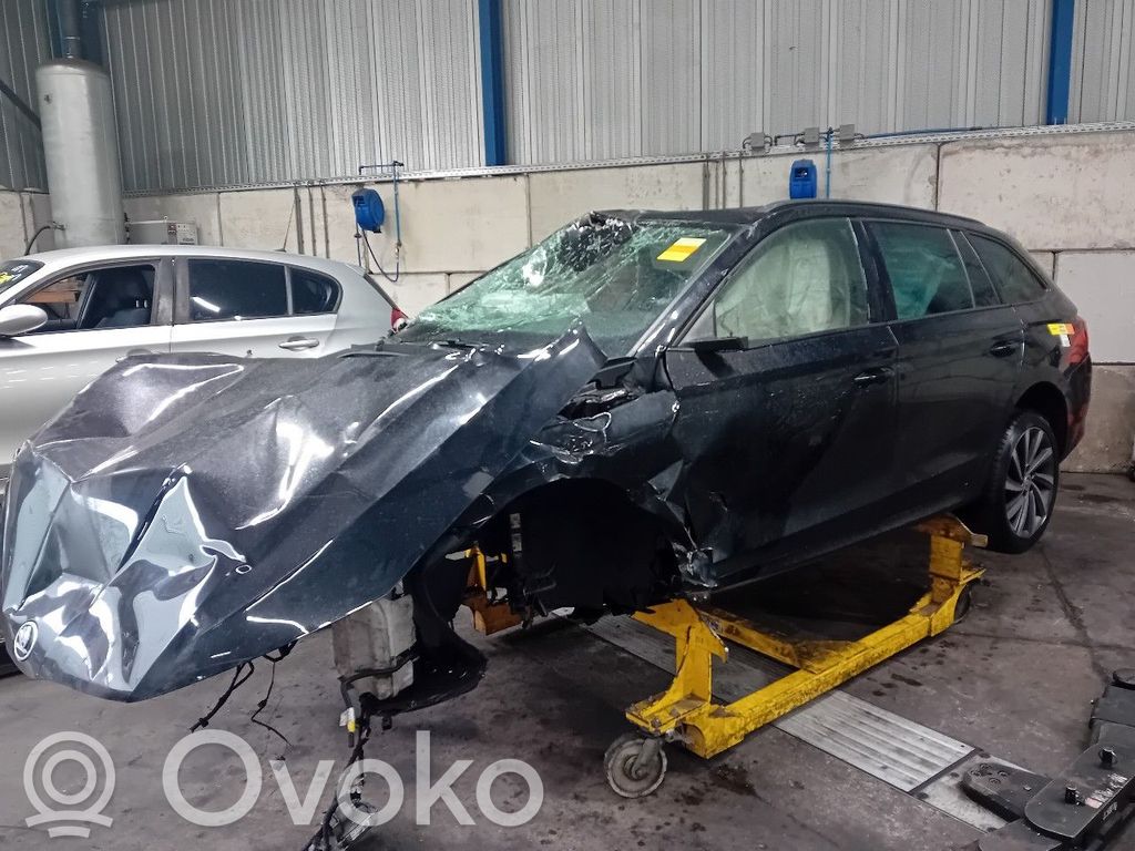 Octavia Mk4 Octavia  5E3858565