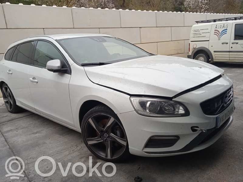 V60 V60, V60 Cross Country  31452623