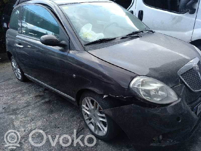 Ypsilon Ypsilon  51792919