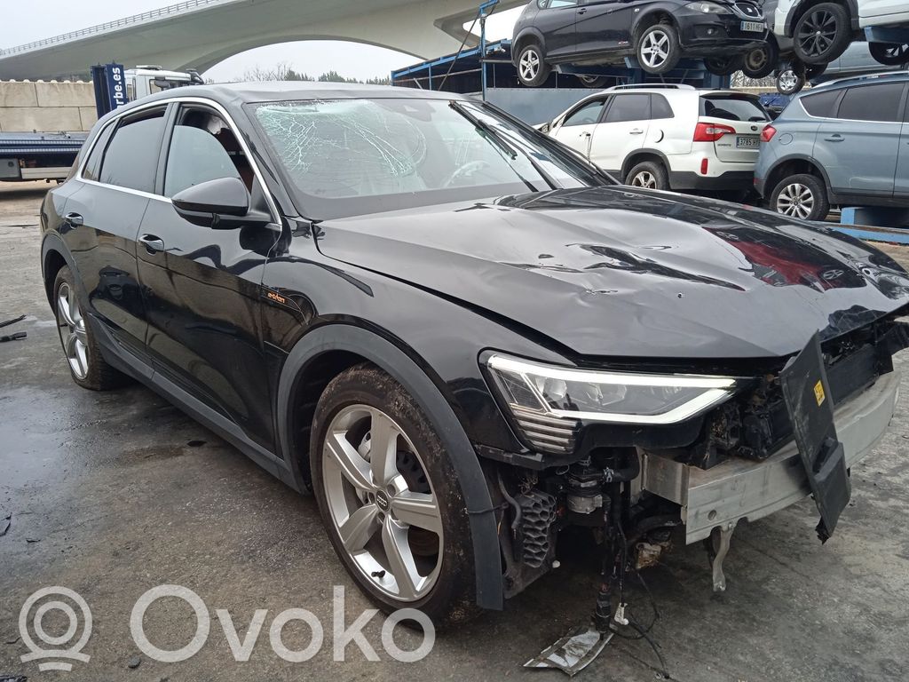 e-tron e-tron  4KE915233B
