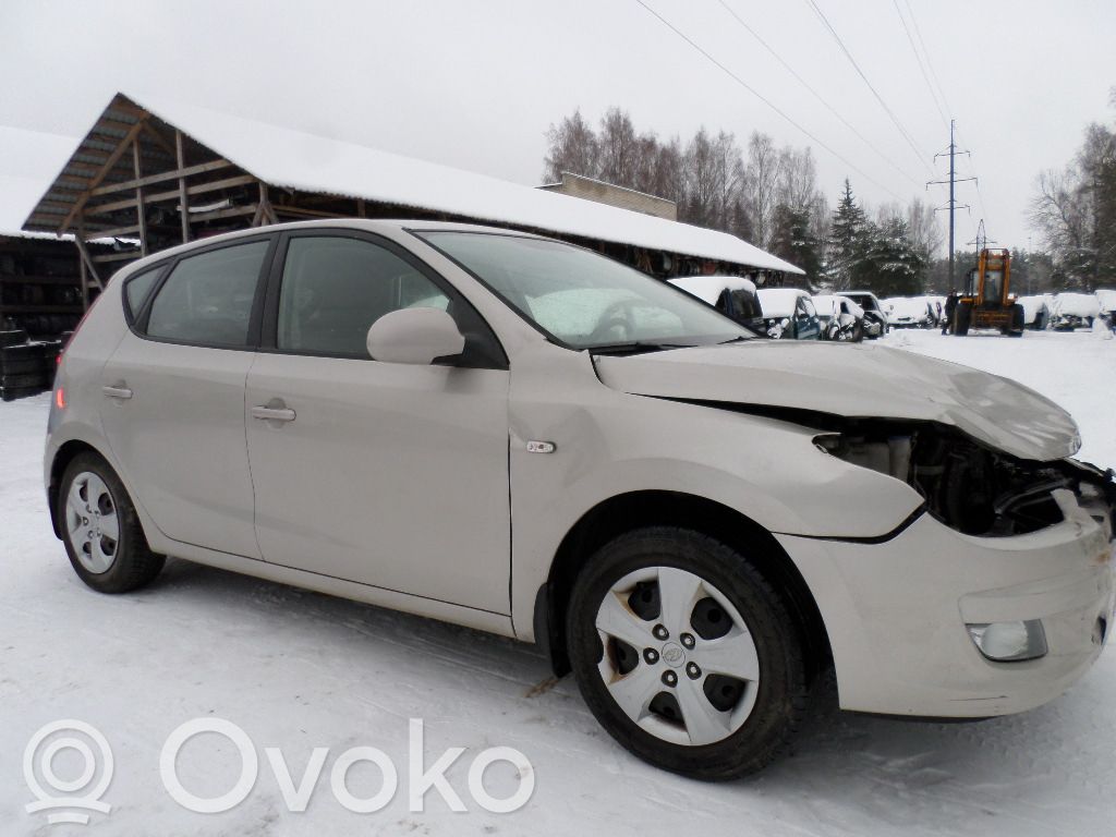 i30 i30  R92404A50