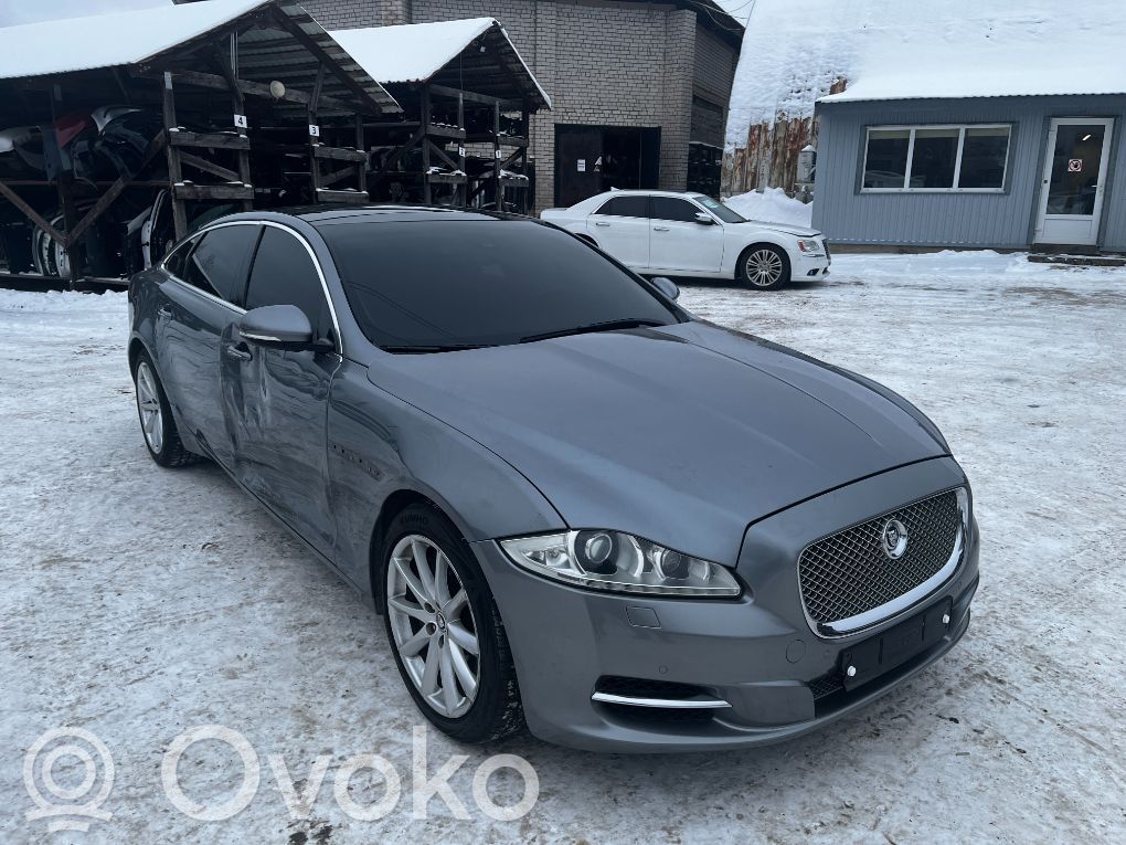 XJ X351 XJ  2R8A3F818AE