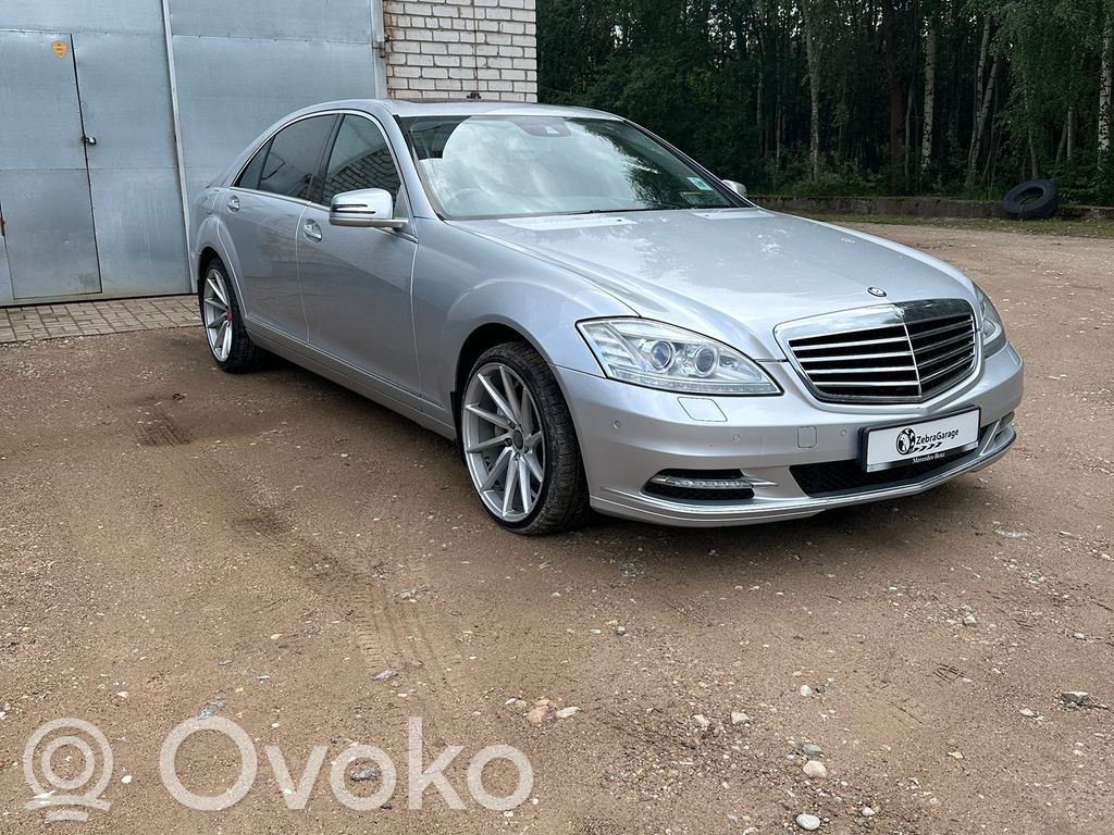S W221 S-class, AMG (W126, W140, W220, W221, W222)  A2216930117