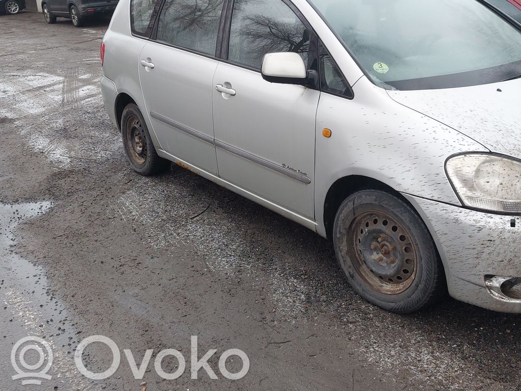 Avensis Verso Avensis Verso  5590044270