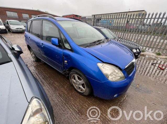 Toyota Corolla Verso E121