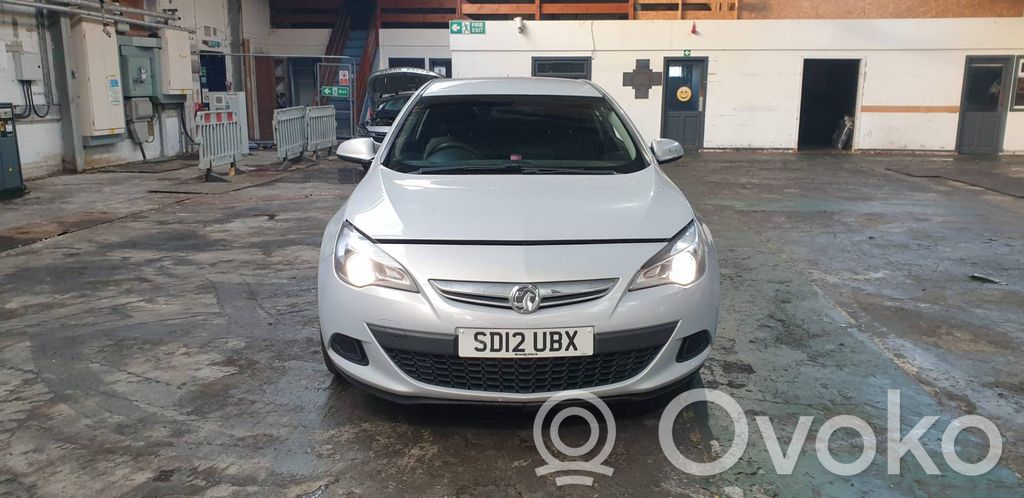 Opel Astra J