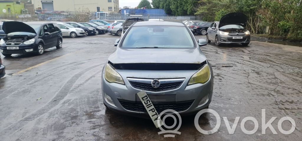 Opel Astra J