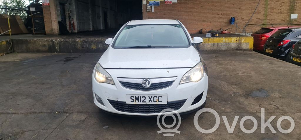 Opel Astra J