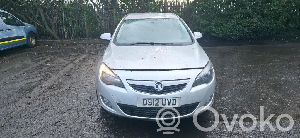 Opel Astra J
