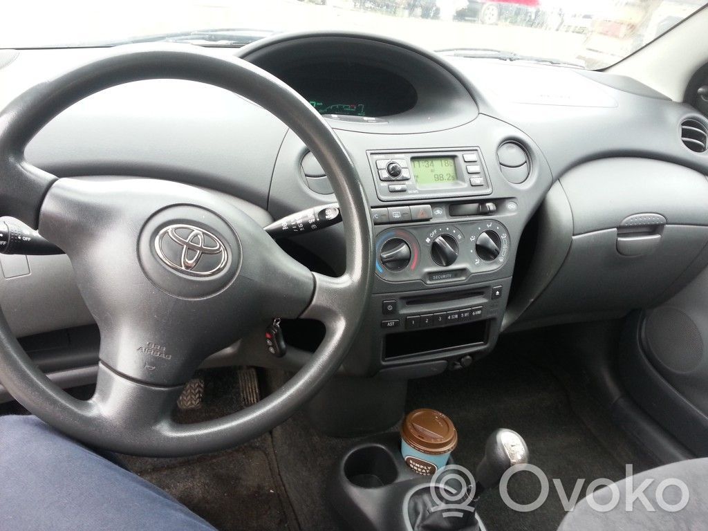VEI6268 Toyota Yaris Uchwyt / Mocowanie zderzaka tylnego