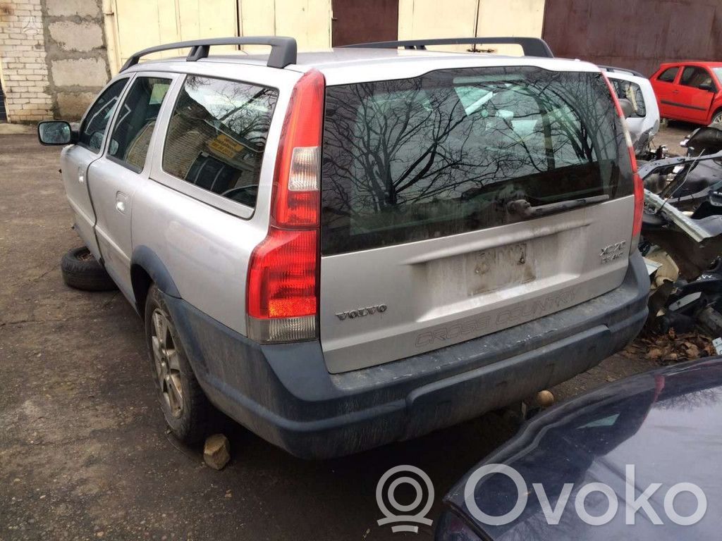 XC70 XC70  8676498