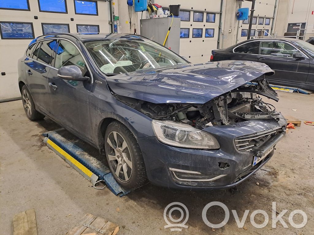 V60 V60, V60 Cross Country  31352777