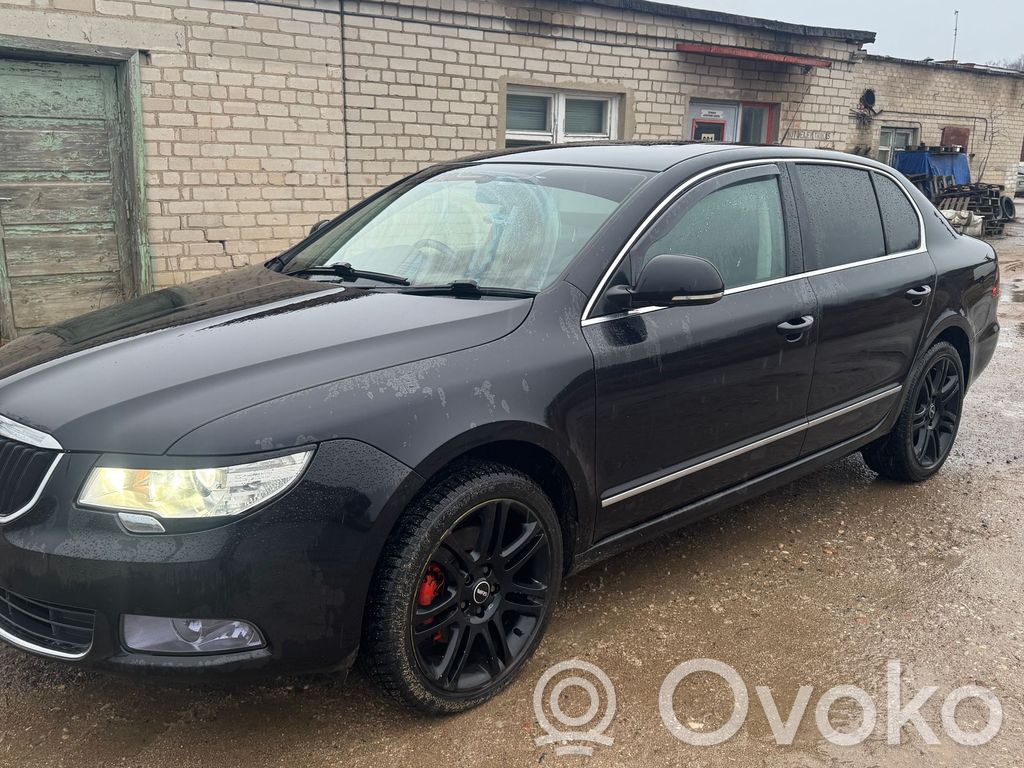 Superb B6 (3T) Superb  3T0941431B