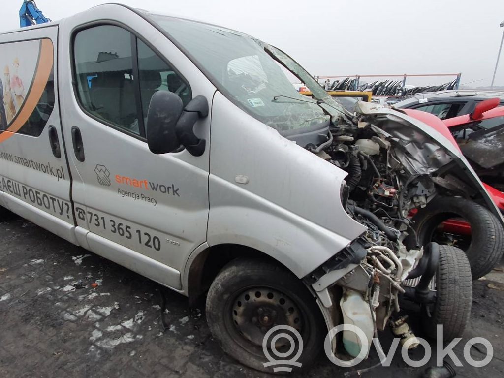 Vivaro Vivaro  8200322404