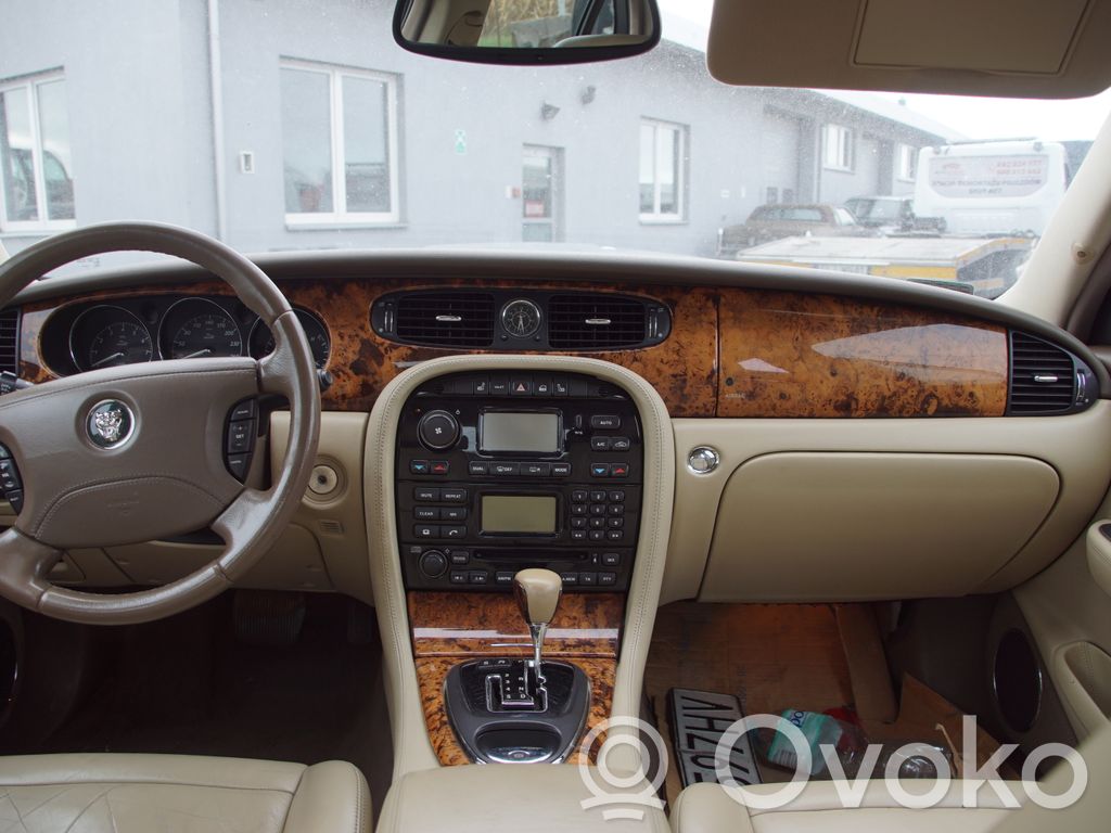 XJ X350 XJ  2R839G444AC