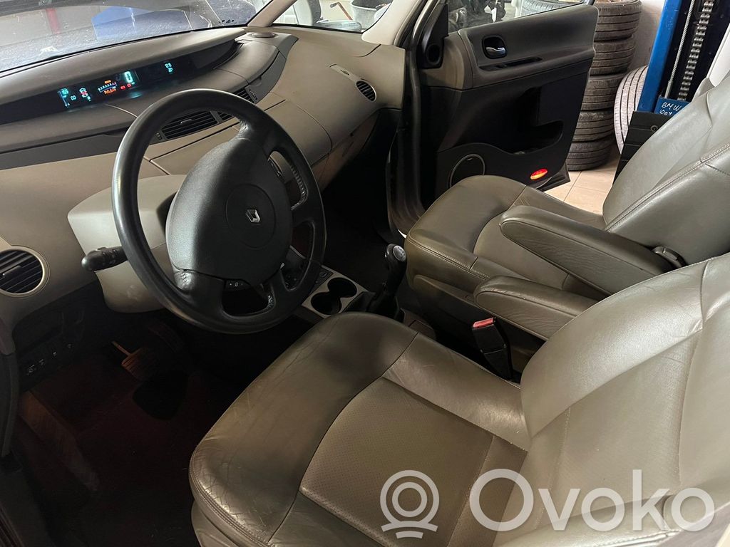 Espace -  Grand espace IV Espace  8200163988