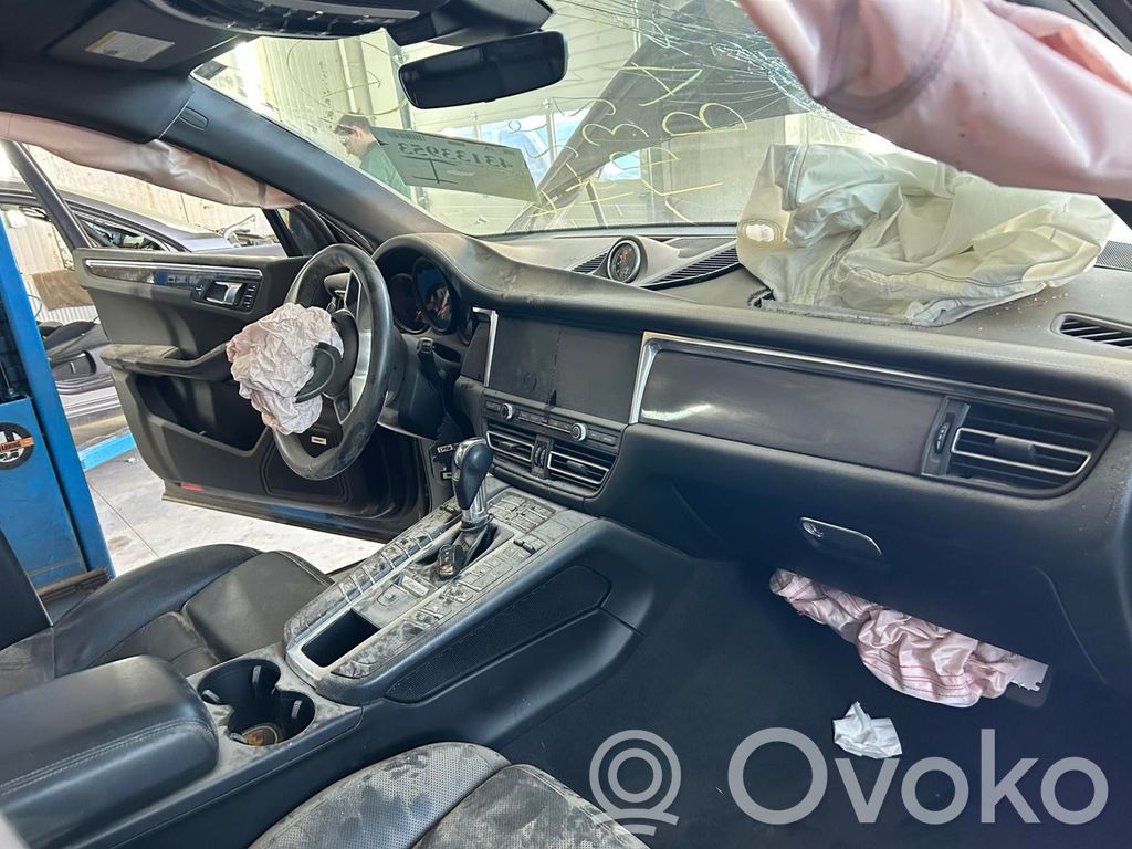 Macan (95B) Macan  7PP907279CL