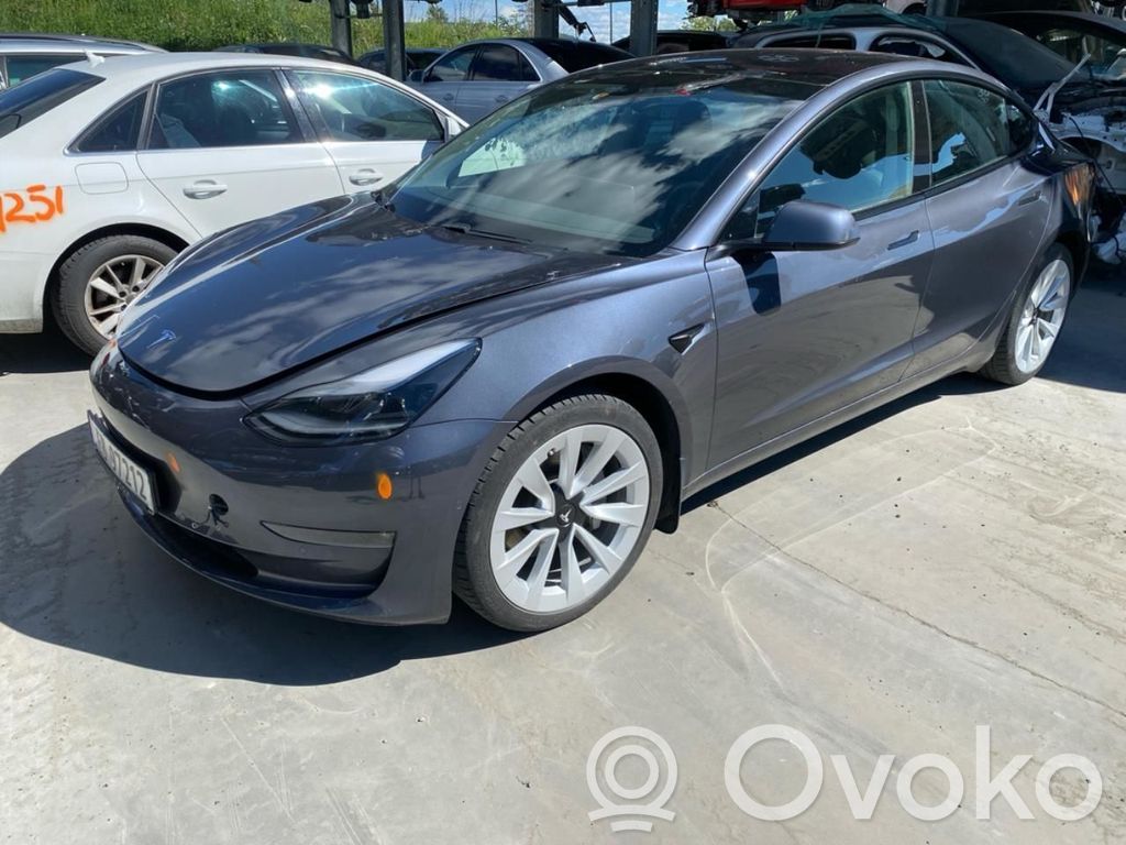 Model 3 Tesla Model 3  109594900E