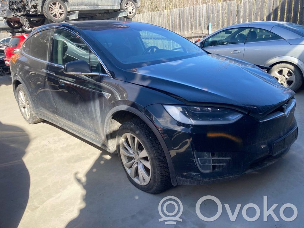 Model X Tesla Model X  102764400A