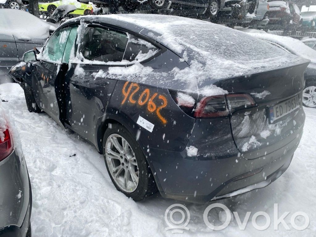 Model Y Tesla Model Y  152811400D