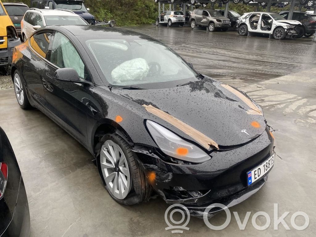 Model 3 Tesla Model 3  109766200O