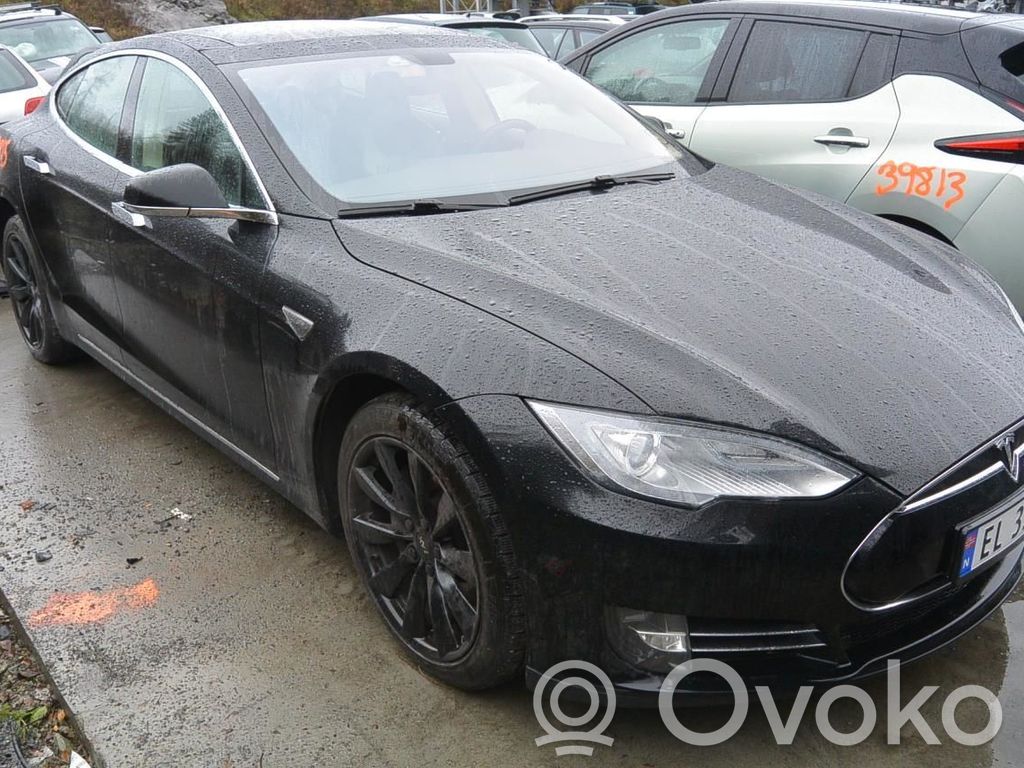 Model S Tesla Model S  1023722E0A
