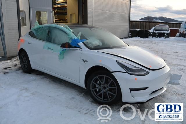 Model 3 Tesla Model 3  104469100D