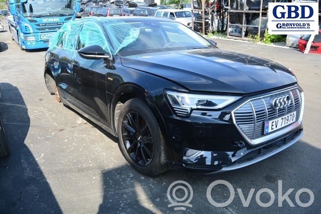 e-tron e-tron  4M0827506D