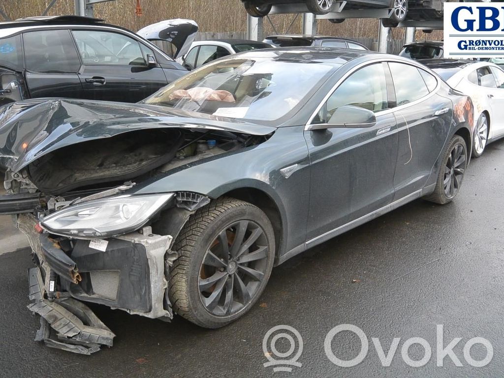 Model S Tesla Model S  100512400A