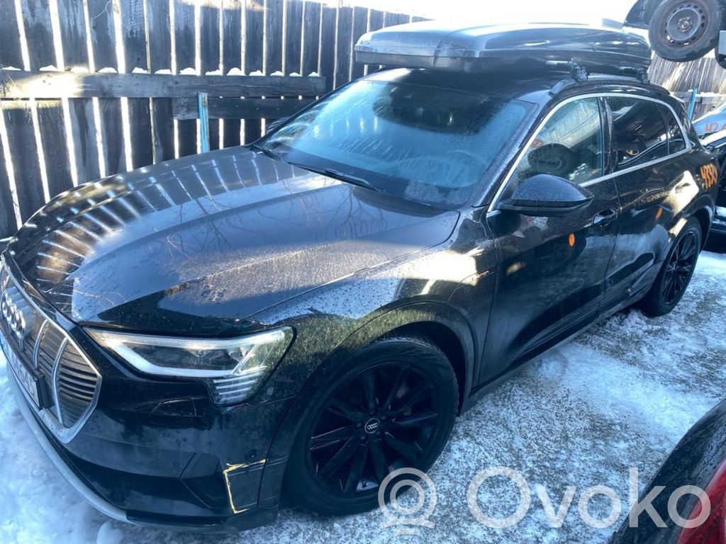 e-tron e-tron  4KE915233S