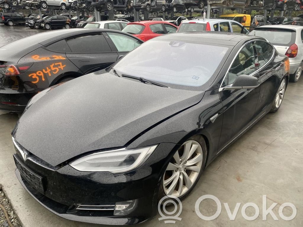 Model S Tesla Model S  103061500A