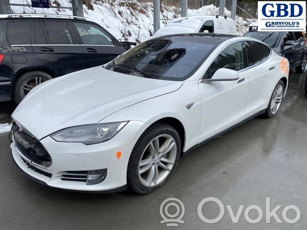 Model S Tesla Model S  600643800C